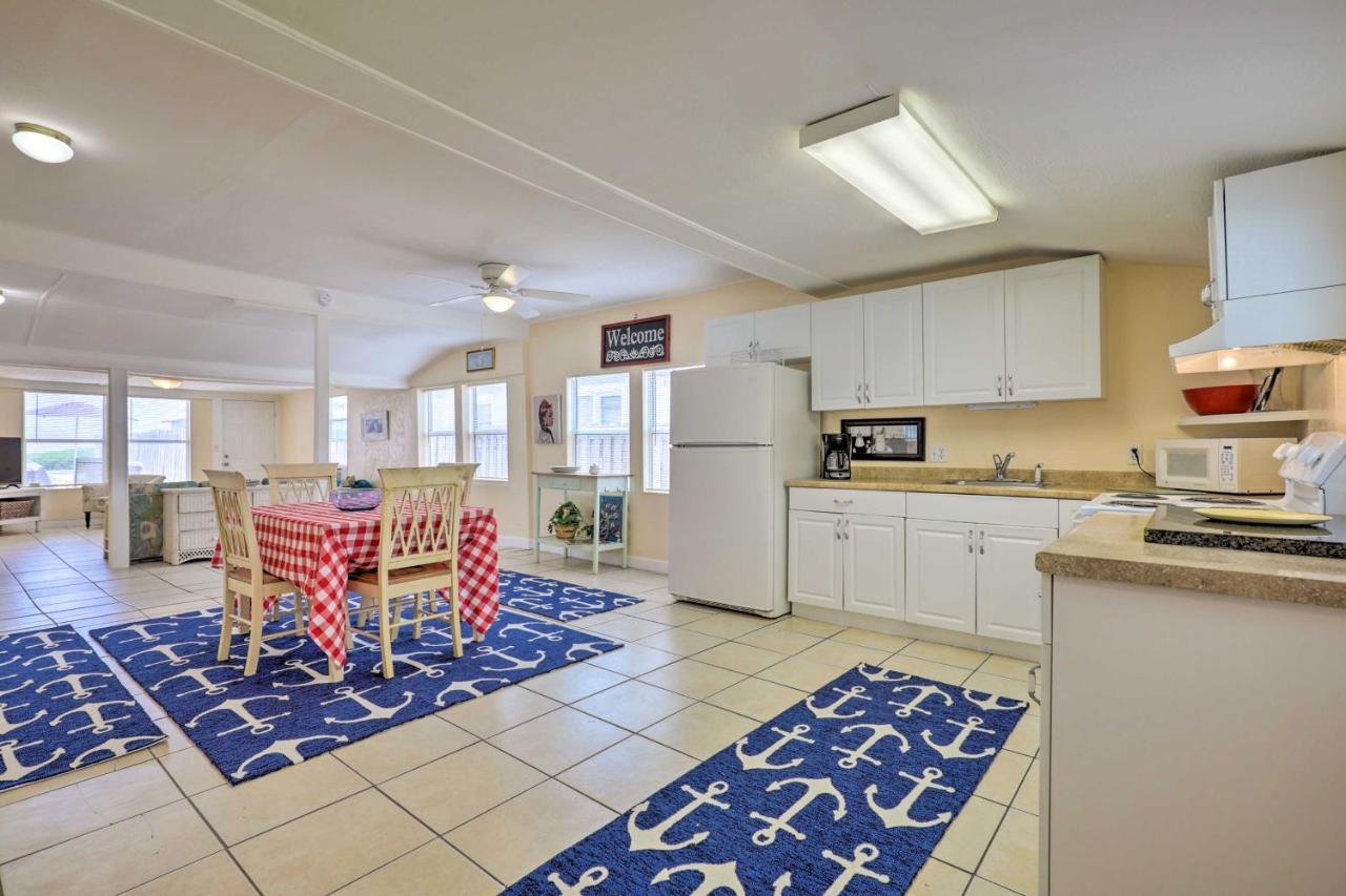 SURFSIDE OCEANFRONT COTTAGE WITH BEACH ACCESS!, ST. AUGUSTINE